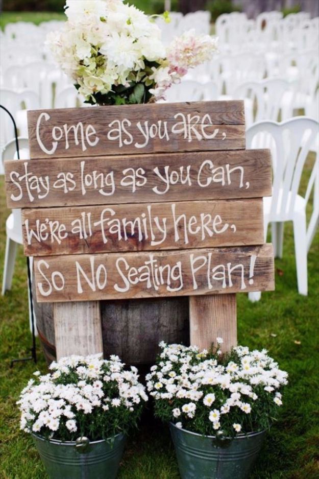  16 Awesome Outside Fall Wedding Ideas 