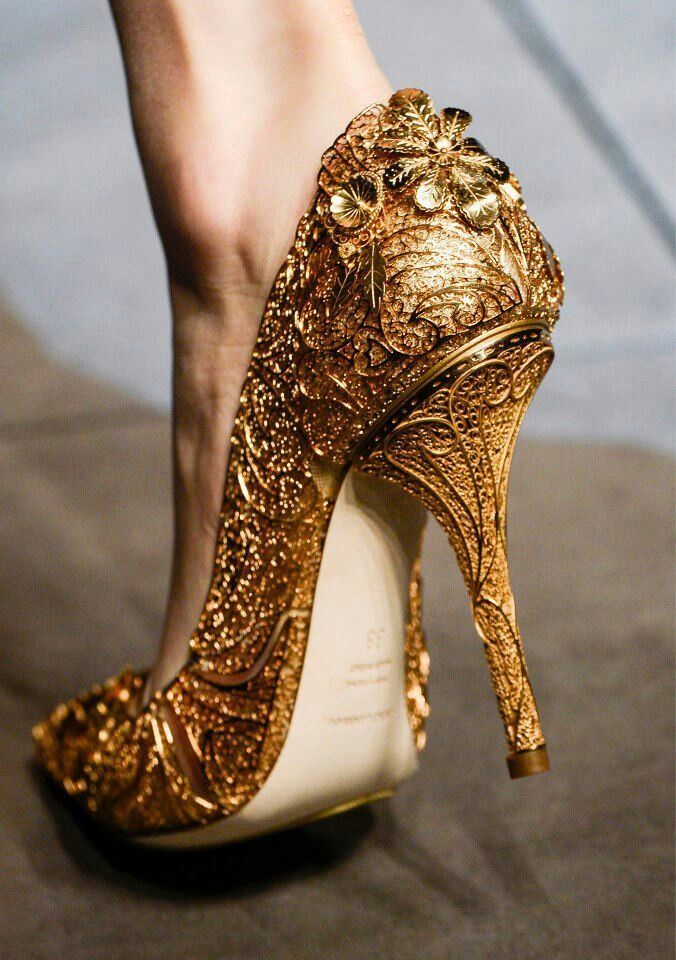  Drop-Dead-Gorgeous GOLD Wedding Shoes Ideas 