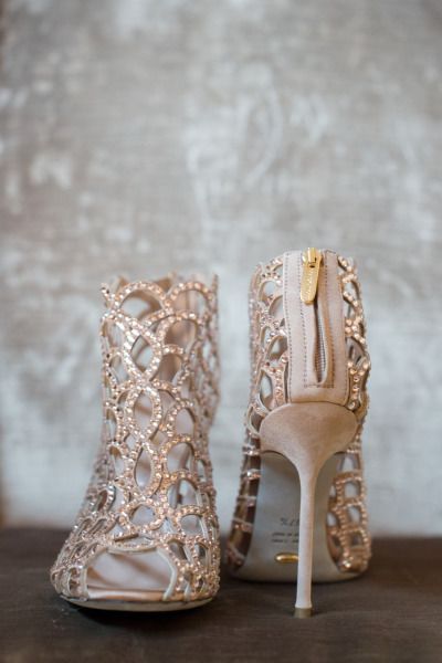  Drop-Dead-Gorgeous GOLD Wedding Shoes Ideas 