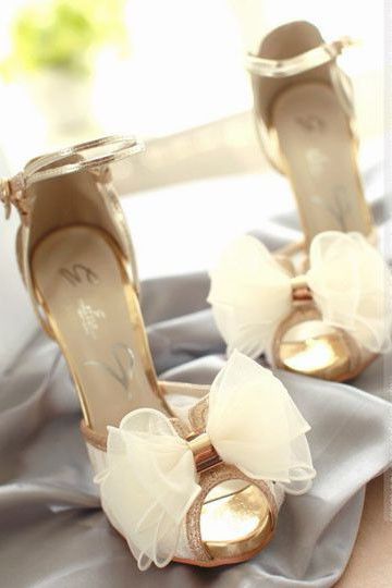  Drop-Dead-Gorgeous GOLD Wedding Shoes Ideas 