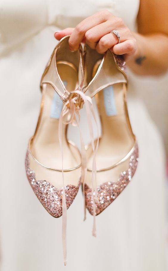  Drop-Dead-Gorgeous GOLD Wedding Shoes Ideas 