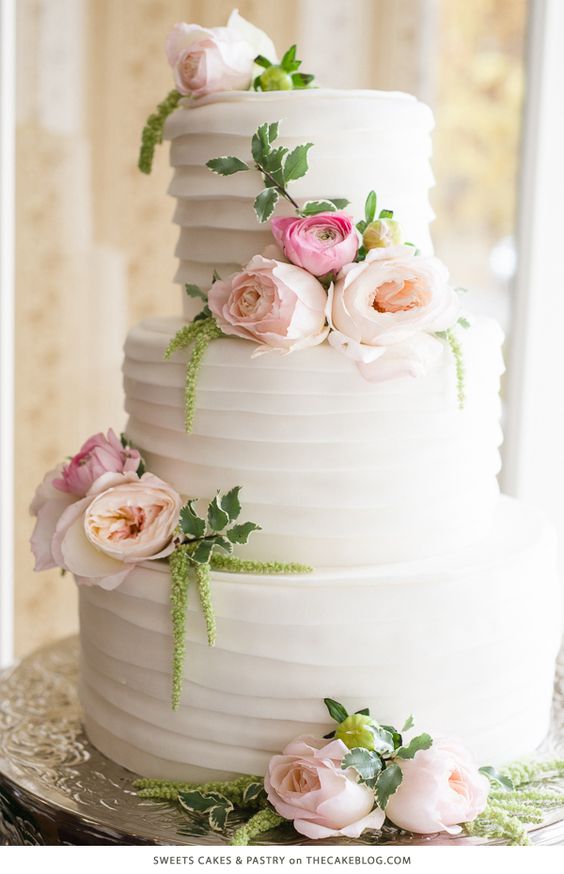  20 Most Romantic Floral Wedding Cakes You Can Imagine 