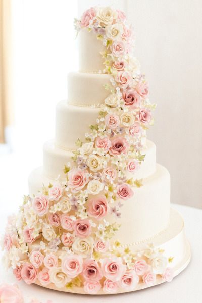  20 Most Romantic Floral Wedding Cakes You Can Imagine 