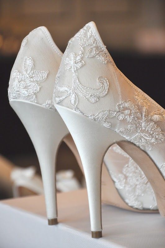ivory wedding shoes for bride
