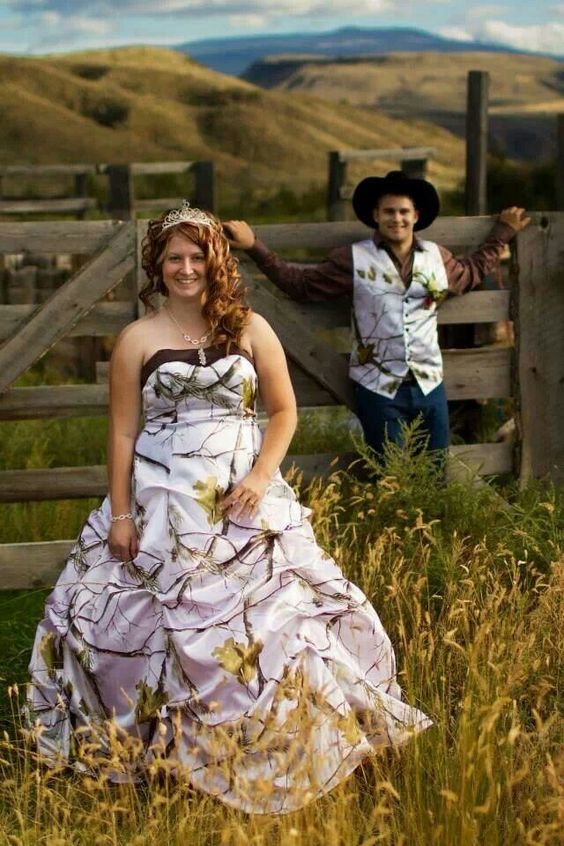  Camo wedding:) 