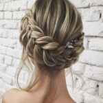 Chic and Stylish Wedding Hairstyles for Short Hair_08