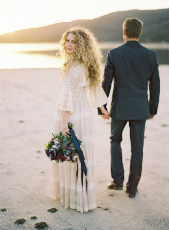 How to Choose Amazing Beach Wedding Dresses