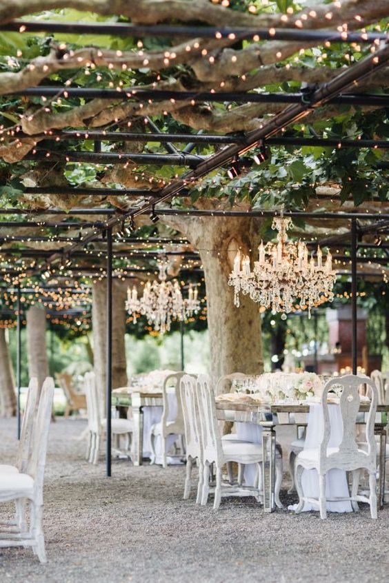 Chic Wedding Reception Ideas to Have a Great Wedding (17)