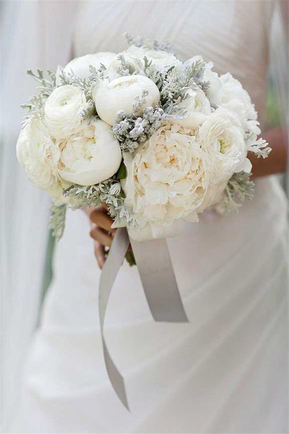 beautiful winter wedding bouquet
