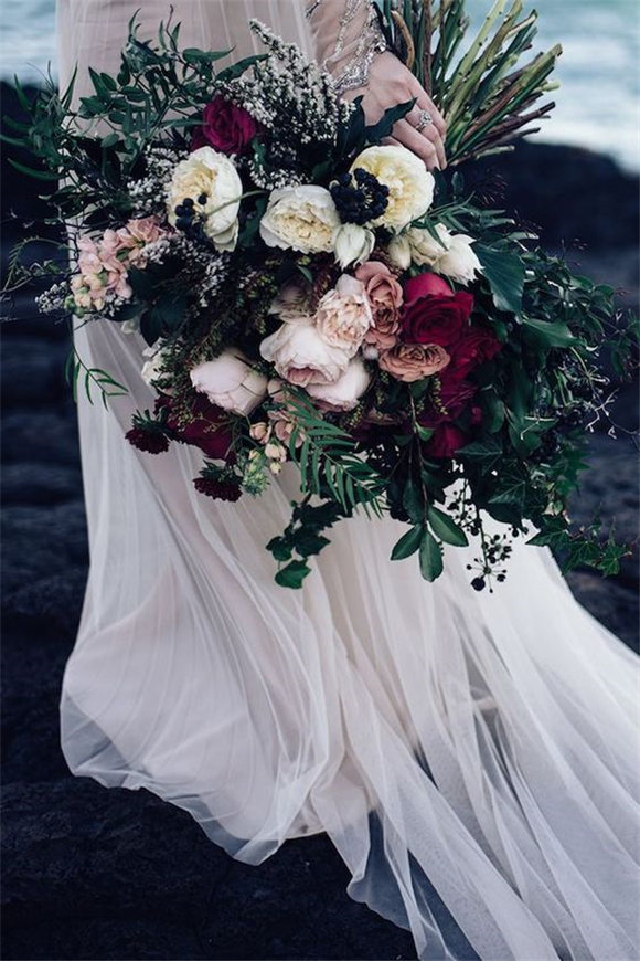 Winter Wedding Bouquet - Peppermint Photography