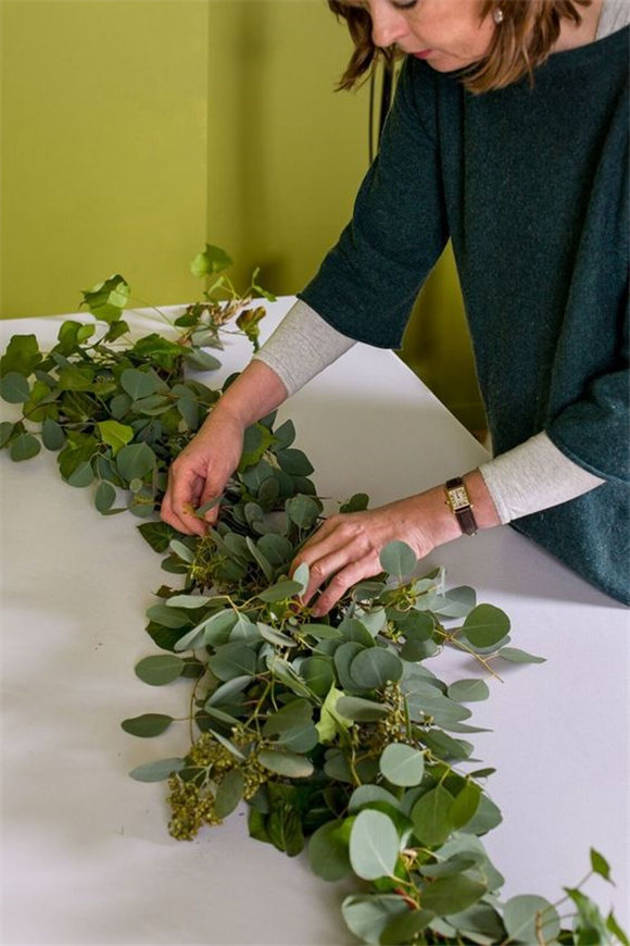 Make A Greenery Table Garland