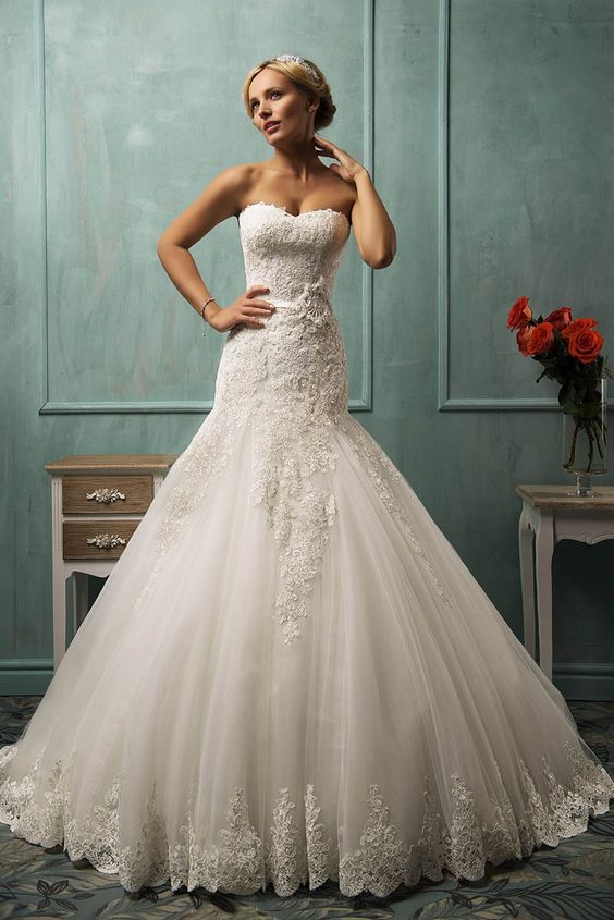 Timeless and Elegant Strapless Wedding Dresses (5)