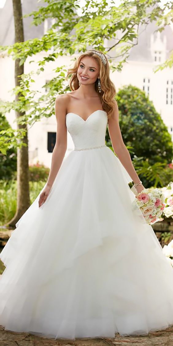 Timeless and Elegant Strapless Wedding Dresses (6)