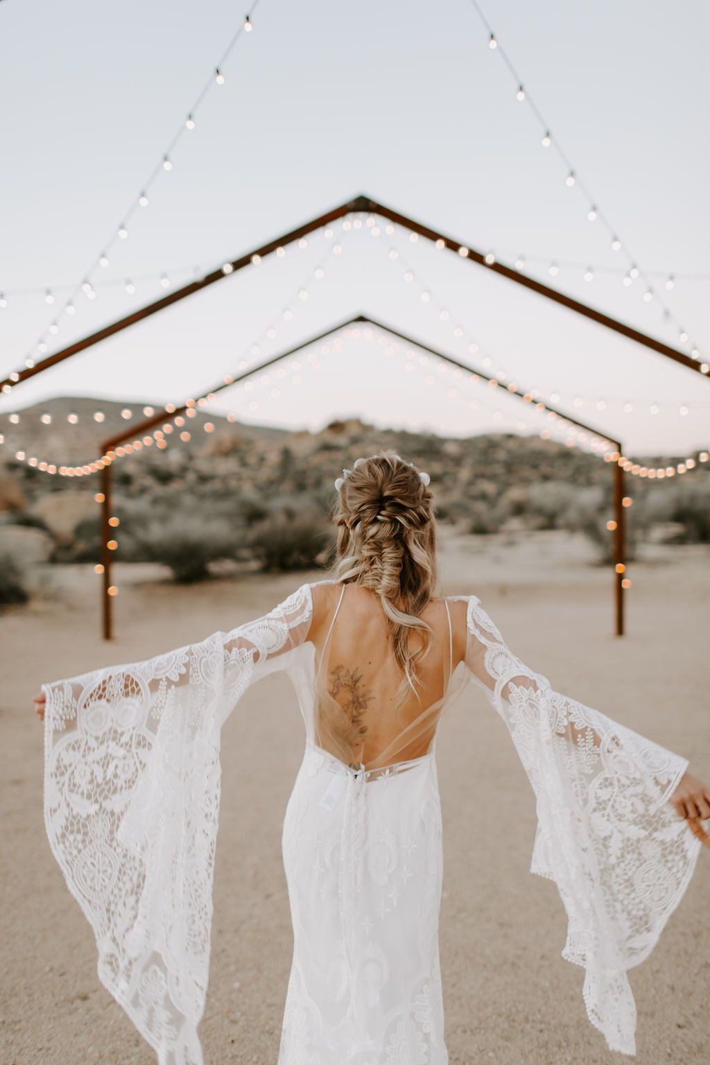 Breath-taking Boho Wedding Dresses Can’t Miss