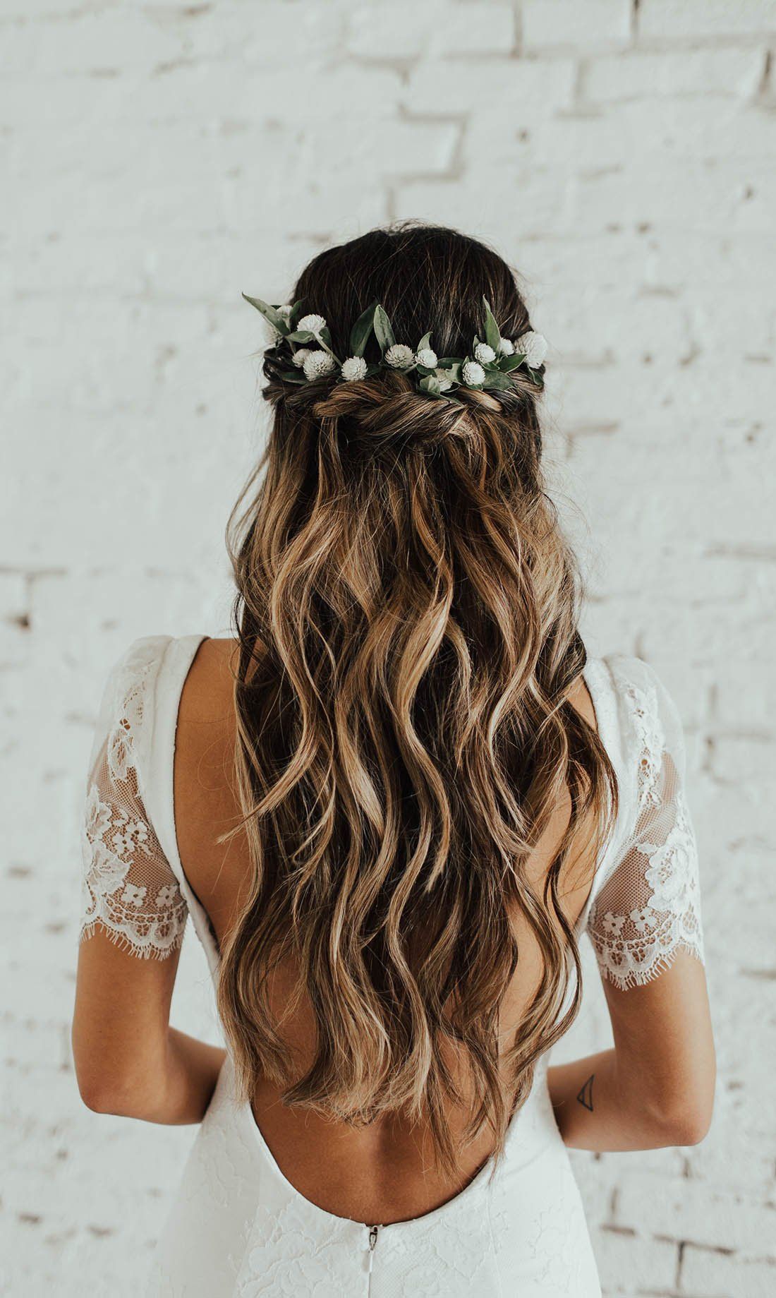 Breath-taking Boho Wedding Dresses Can’t Miss