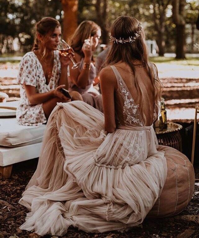 Breath-taking Boho Wedding Dresses Can’t Miss