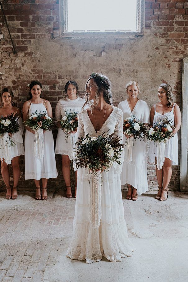 Breath-taking Boho Wedding Dresses Can’t Miss