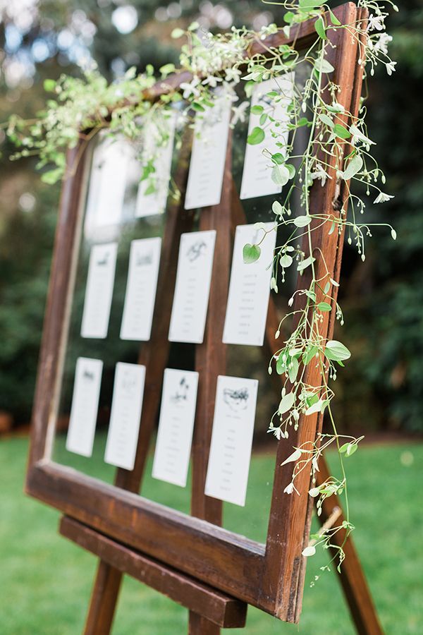 Creative and Eye-catching Wedding Seating Chart Creative and Eye-catching Wedding Seating Chart