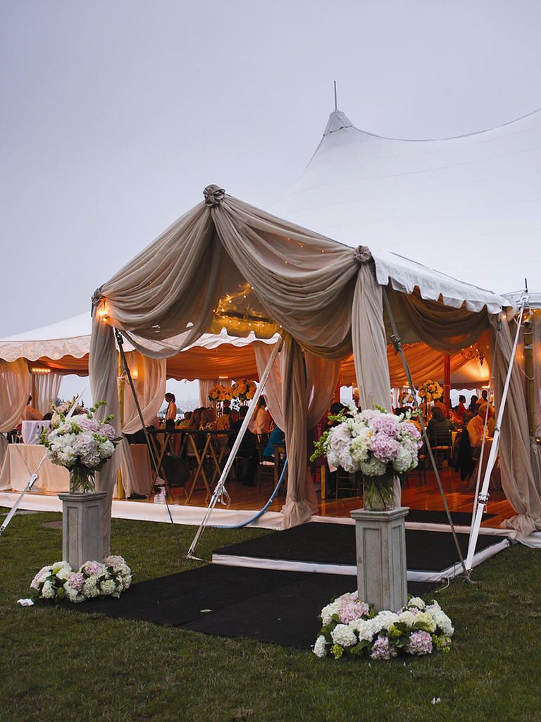 Eye-catching Outdoor Wedding Tents You Will Like