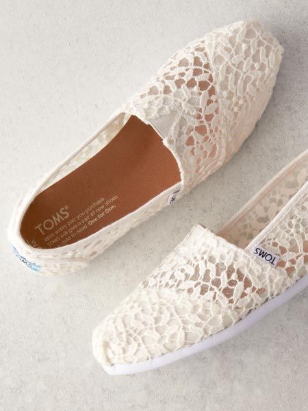 Chic and Comfy Flat Wedding Shoes for 2019