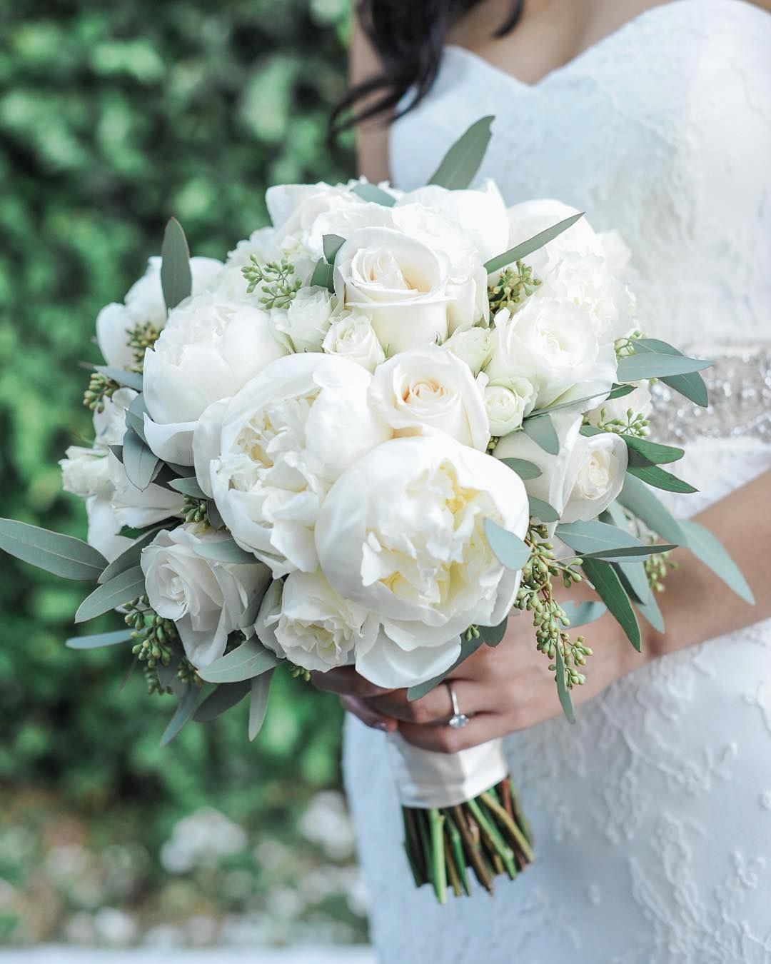 White Wedding Bouquets For Every Season 1844706473837147500 