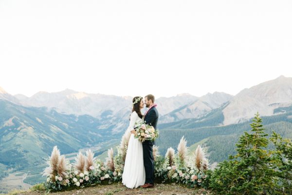 Breath-taking Mountain Wedding Photo Ideas