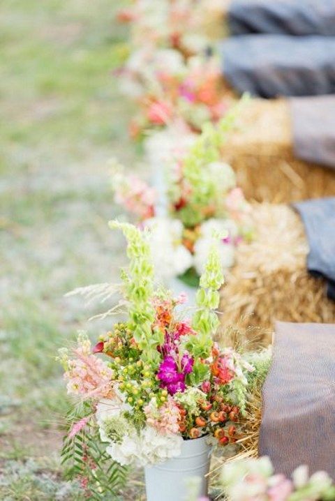 Creative Summer Wedding Aisle Decoration Ideas to Inspire