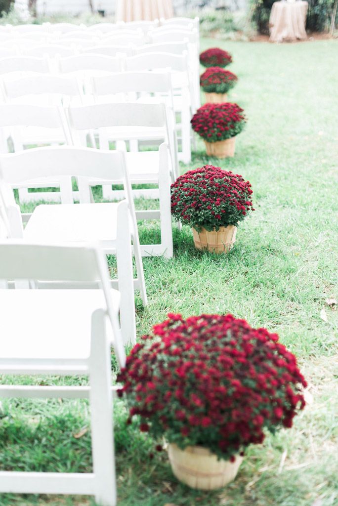 Fall Wedding Aisle Decorations to Blow Your Mind Away!