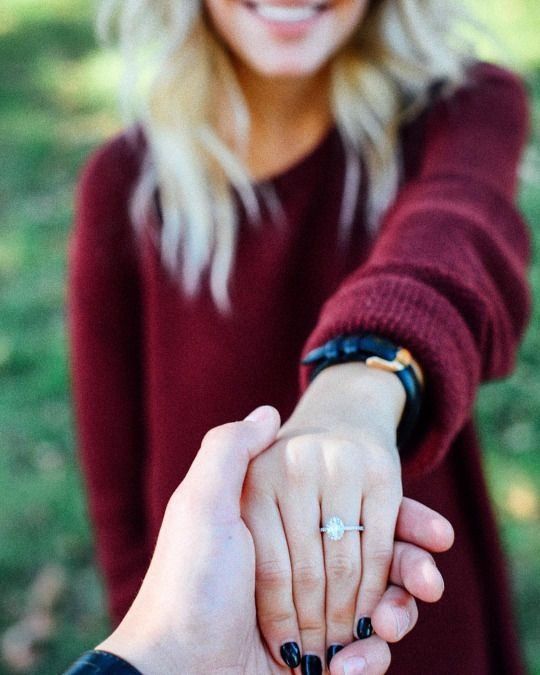 Engagement Photo Ideas Worth Stealing