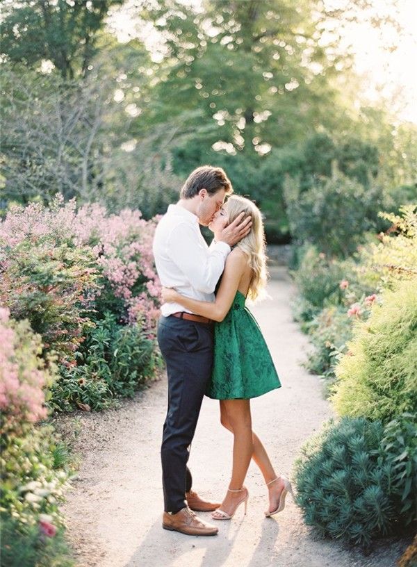 Engagement Photo Ideas Worth Stealing Engagement Photo Ideas Worth Stealing