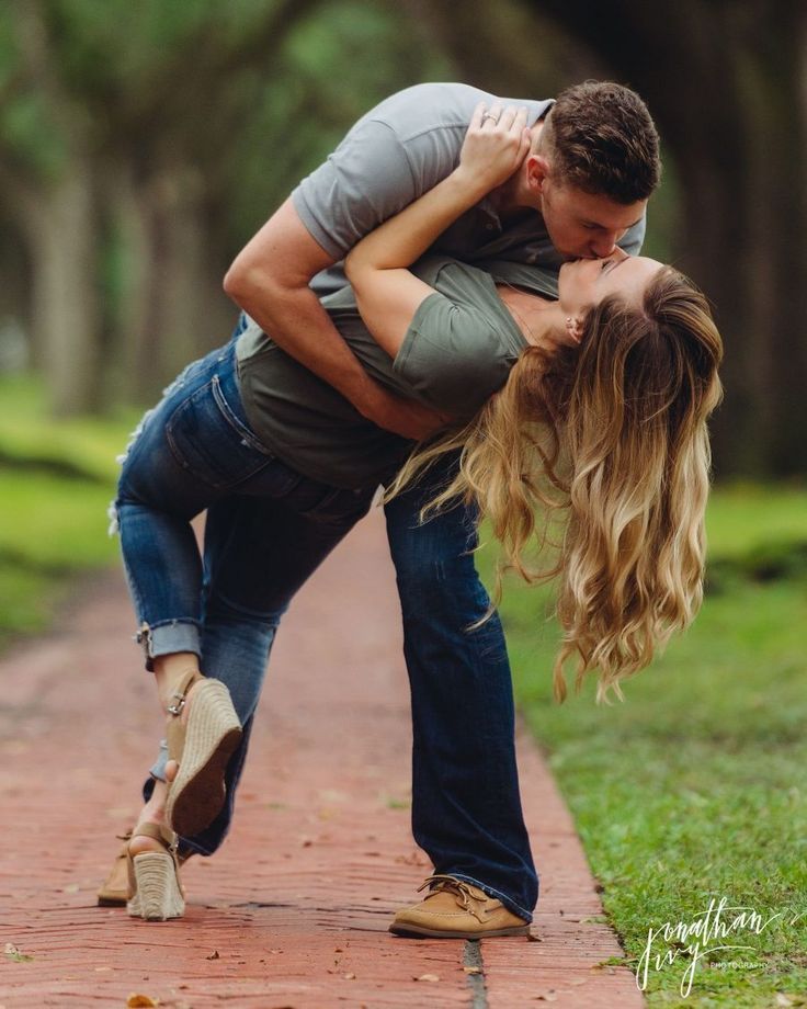Engagement Photo Ideas Worth Stealing Engagement Photo Ideas Worth Stealing