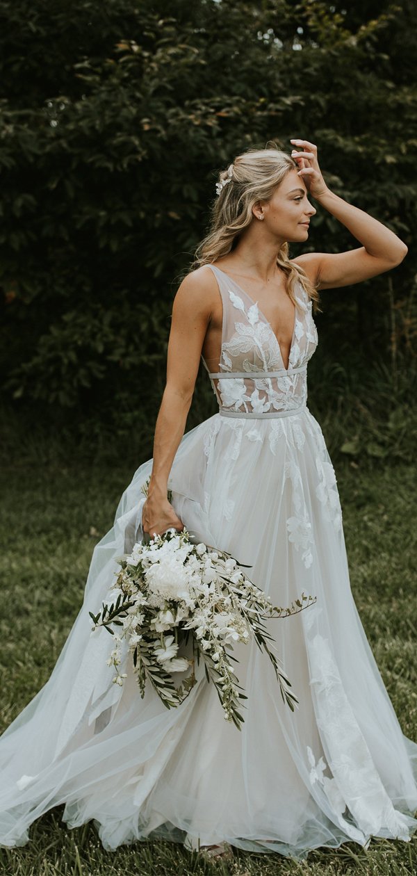Fall in Love with These Charming Rustic Wedding Dresses ...