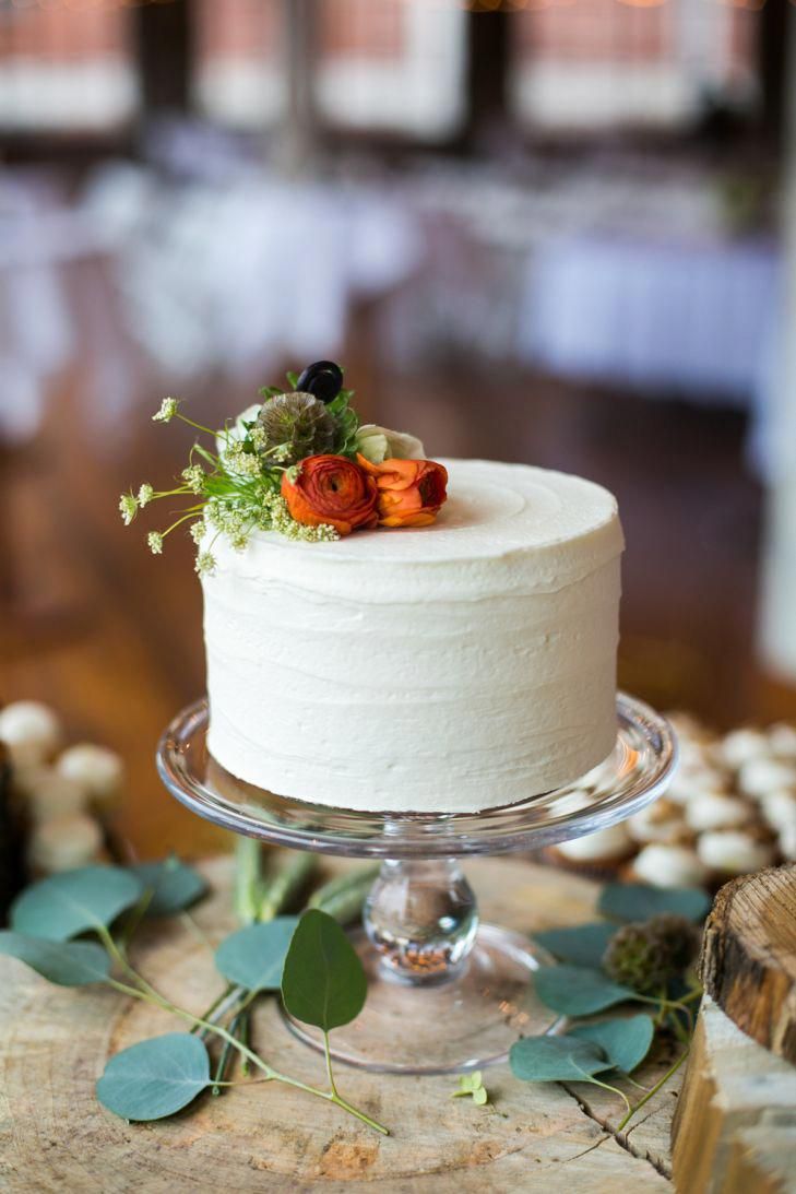 Mini Wedding Cake Ideas to Surprise Your Guests