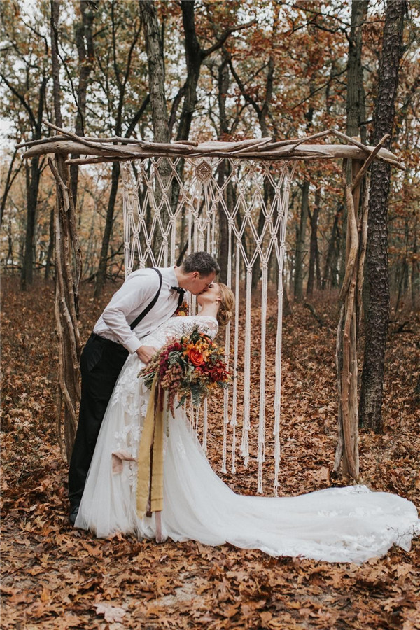 Winter Wedding Backdrop and Arches That Inspire