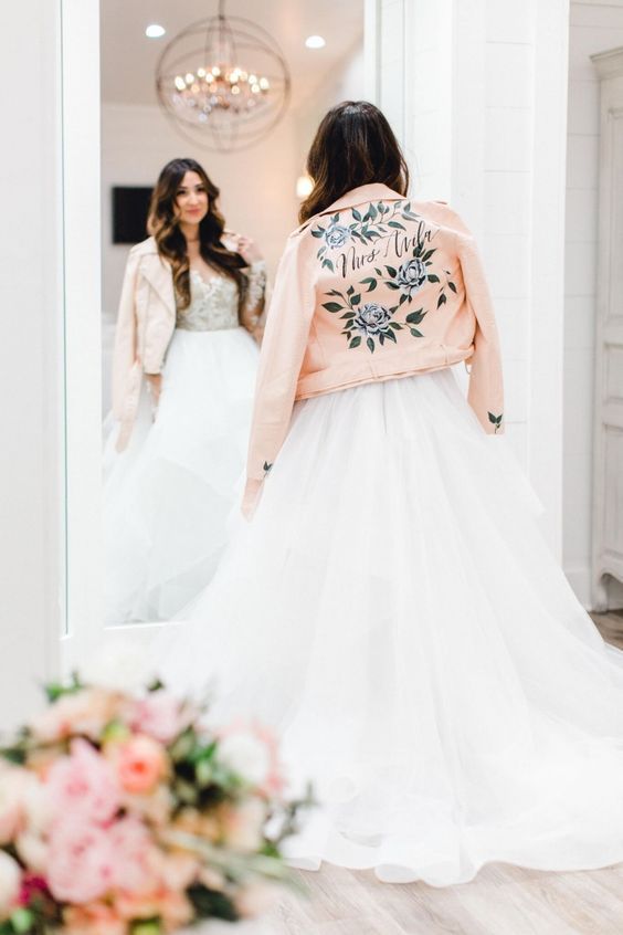 Stunning Winter Cover up Ideas Every Bride Will Love