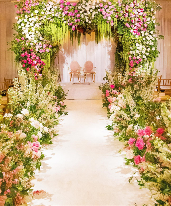 Inspirational Floral Wedding Backdrops (3)