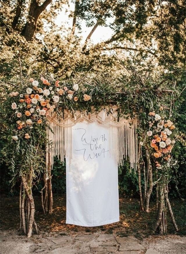 Rustic Wedding Backdrop ideas (5)
