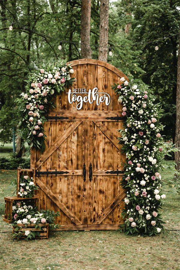 Wedding Backdrops with Vintage Doors (9)