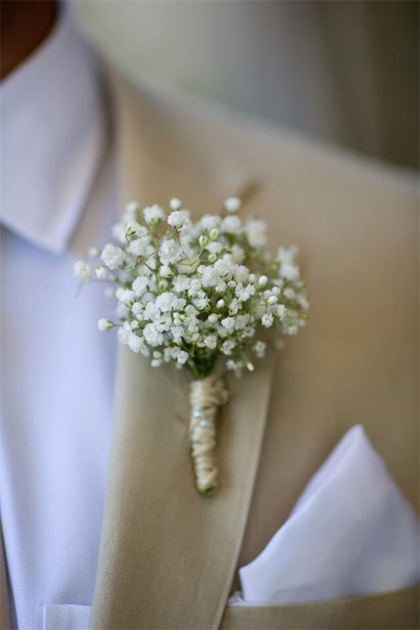 wedding Bouquets and Boutonnieres with baby's breath (2)