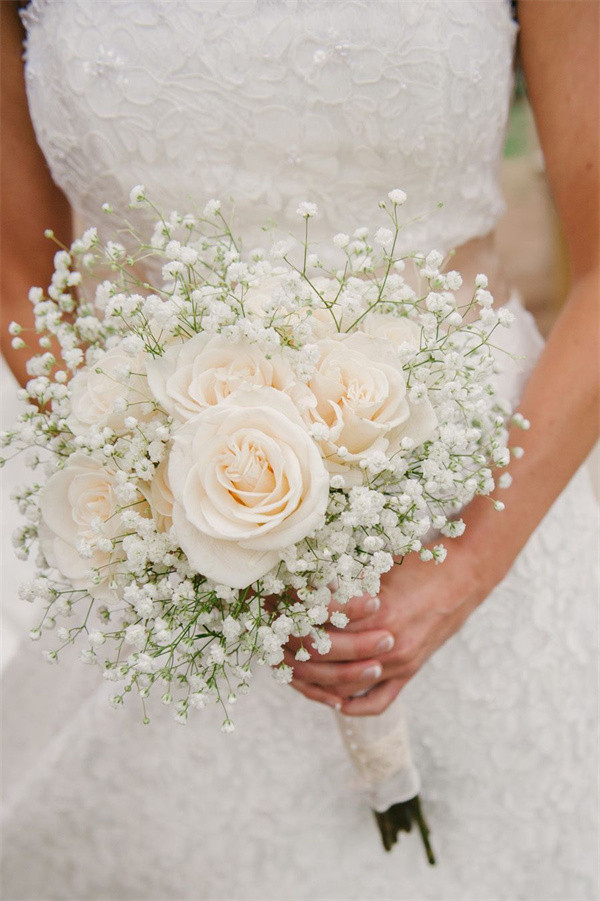 wedding Bouquets and Boutonnieres with baby's breath (5)