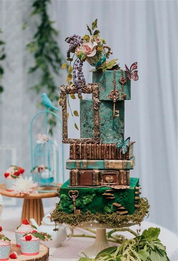 Unique and Fun Green Wedding Cakes