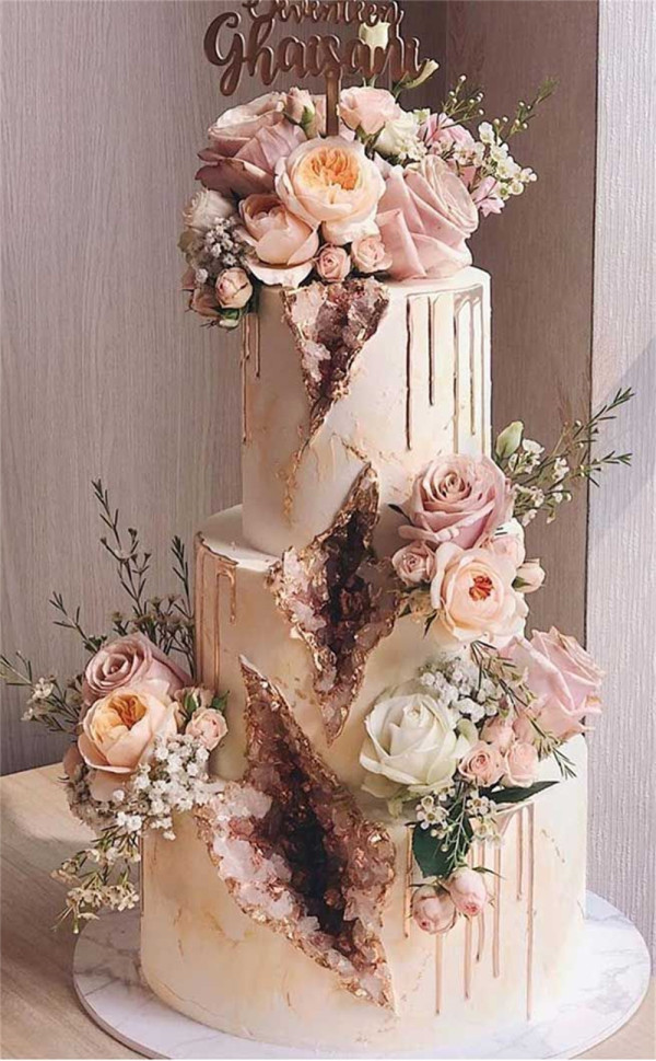 Outstanding Unique Pink Wedding Cake Ideas