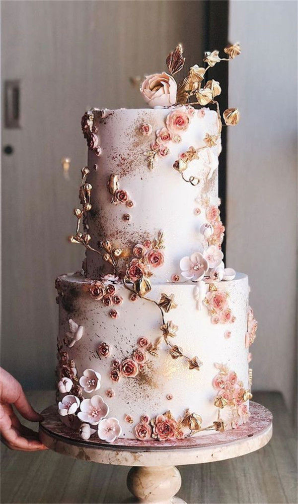 Elegant and Unique Wedding Cake Ideas with Flower Design
