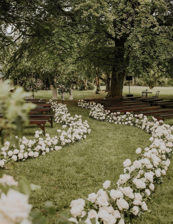 Outdoor Wedding Aisle Decorations with Flowers