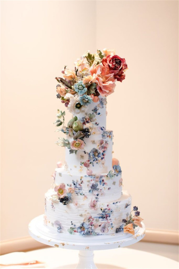 Unique Wedding Cakes with Amazing Painted Design