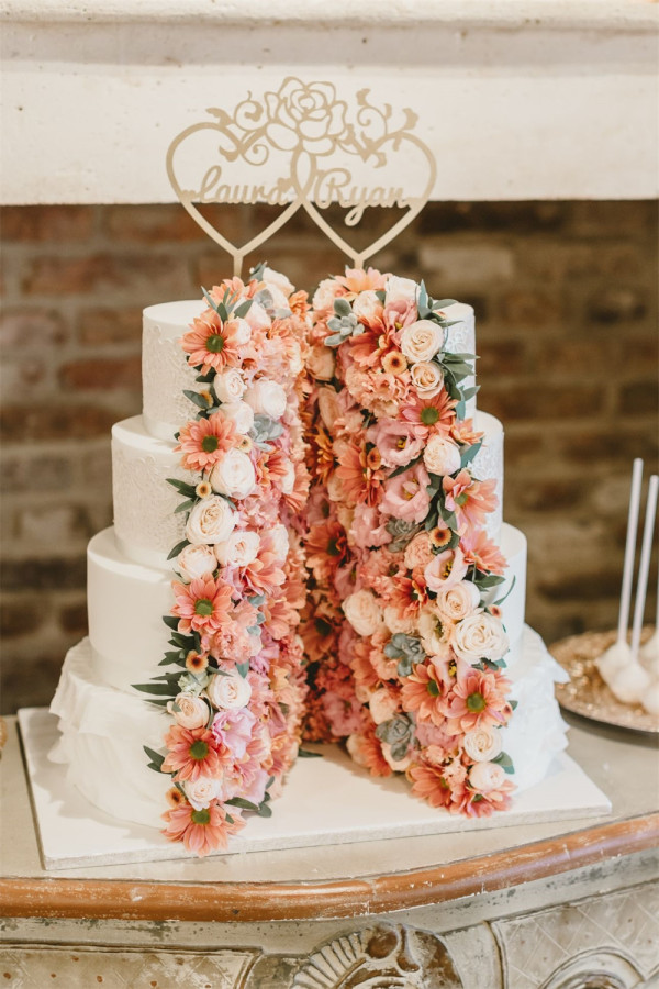 Elegant Wedding Cakes with Unique Design