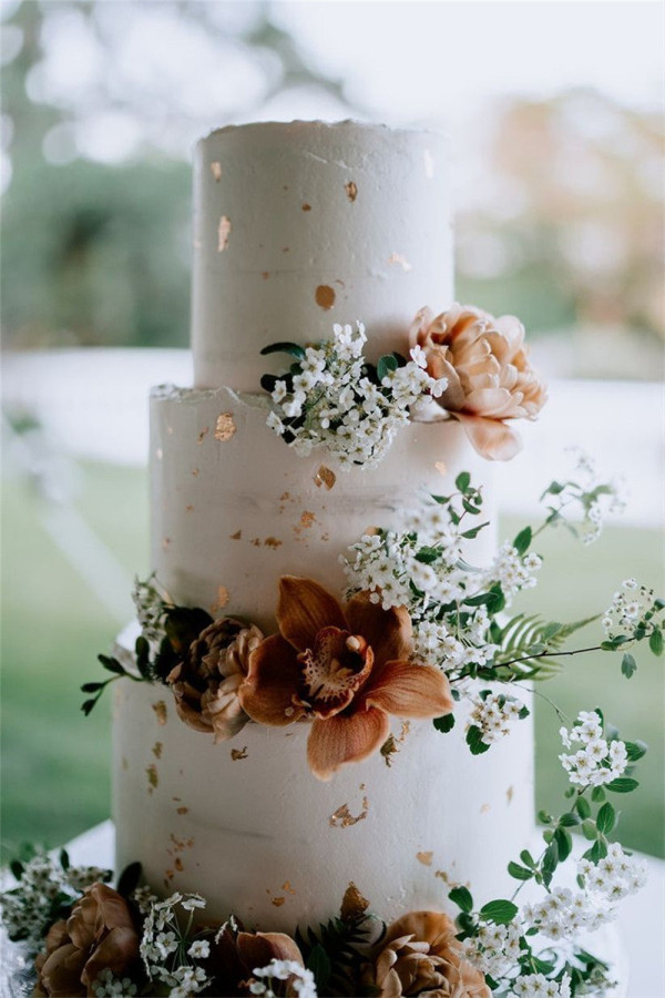 White Vintage Wedding Cake Ideas