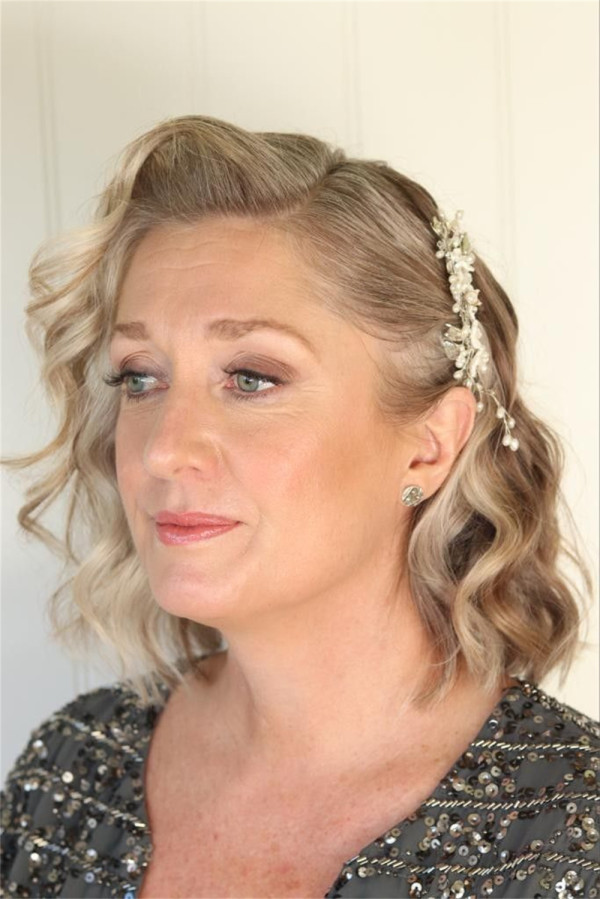 Chic Mother Of The Bride Hairstyles For Medium Length Hair