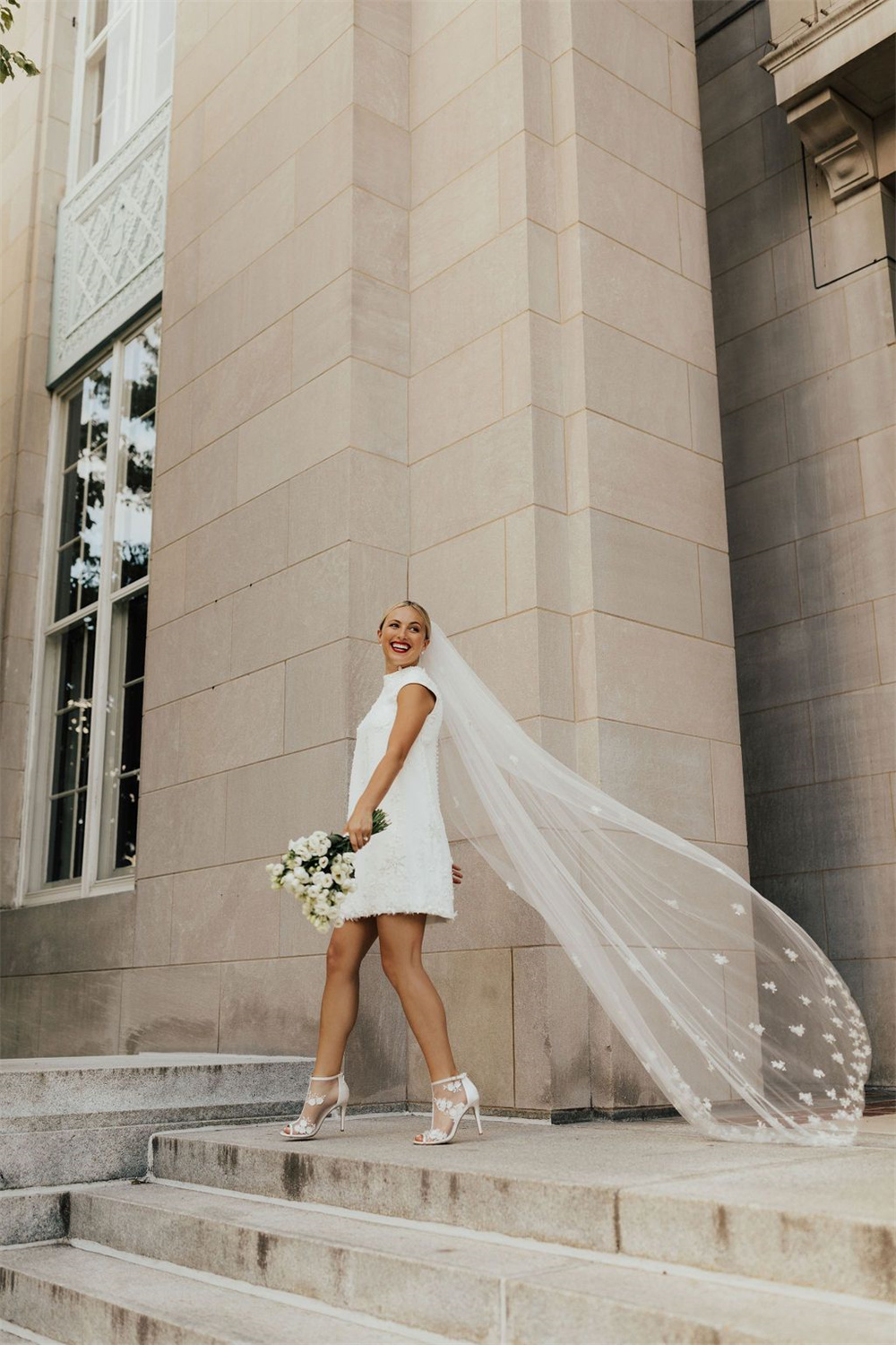 Short Wedding Dresses with Super Long Veil