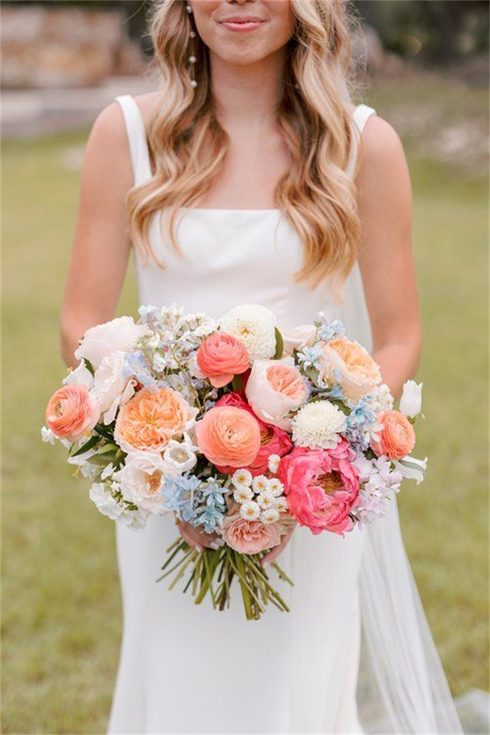Elegant Summer Wedding Bouquets with Wildflowers